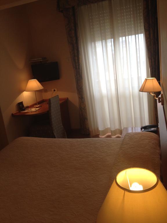 Hotel Cristallo Fano Værelse billede